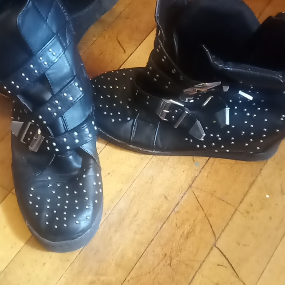 Size  10 boots Black